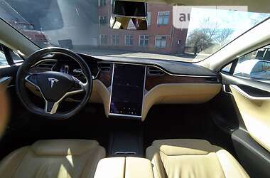 Седан Tesla Model S 2017 в Коломиї