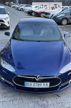 Лифтбек Tesla Model S 2015 в Хмельницком