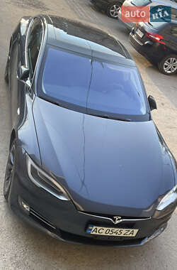 Седан Tesla Model S 2018 в Луцке