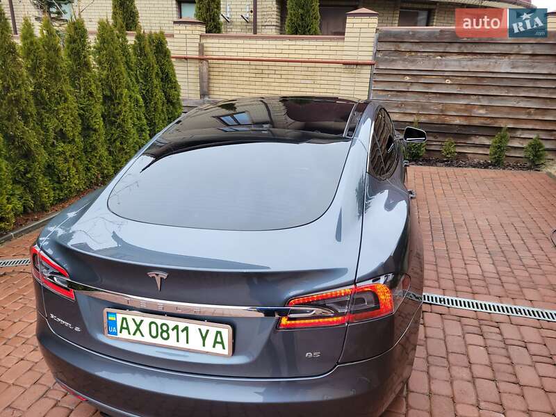 Ліфтбек Tesla Model S 2013 в Харкові