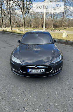 Ліфтбек Tesla Model S 2014 в Харкові