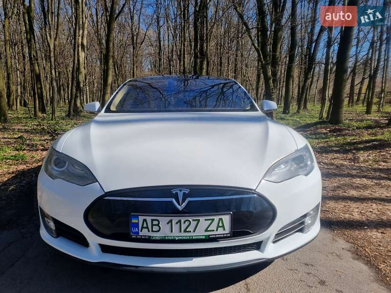 Лифтбек Tesla Model S 2013 в Виннице