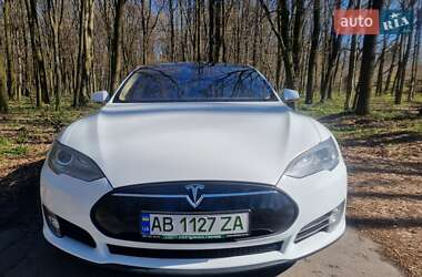 Лифтбек Tesla Model S 2013 в 