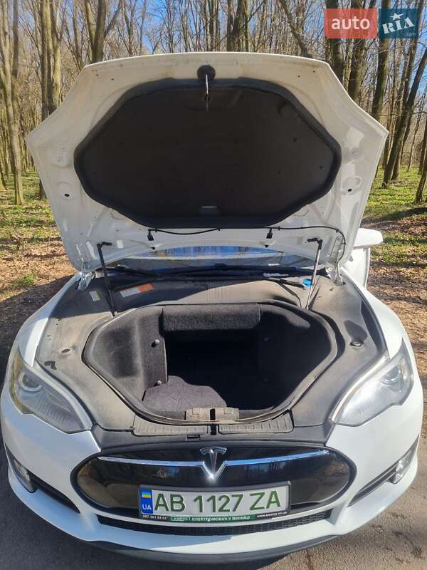 Лифтбек Tesla Model S 2013 в Виннице