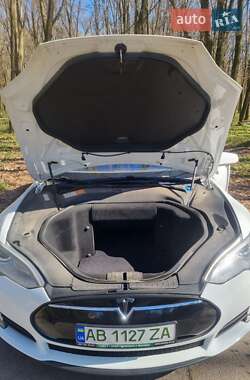 Ліфтбек Tesla Model S 2013 в Вінниці