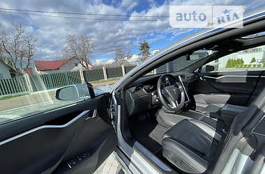 Лифтбек Tesla Model S 2017 в 