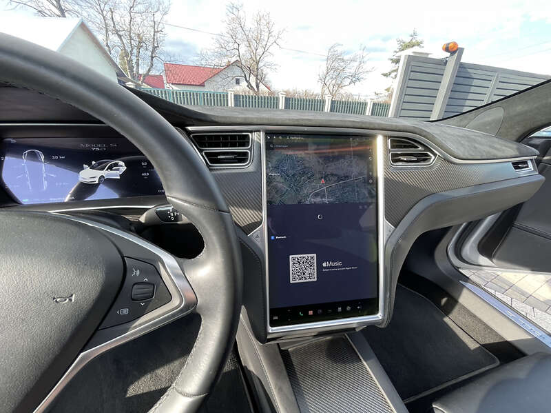 Лифтбек Tesla Model S 2017 в Львове