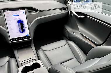 Лифтбек Tesla Model S 2019 в 