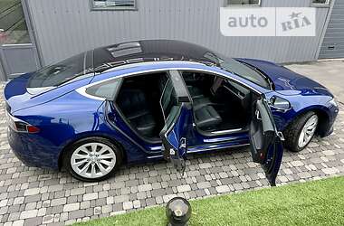 Лифтбек Tesla Model S 2019 в 