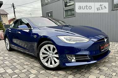 Лифтбек Tesla Model S 2019 в 