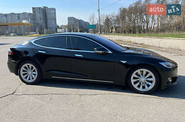 Tesla Model S 2016