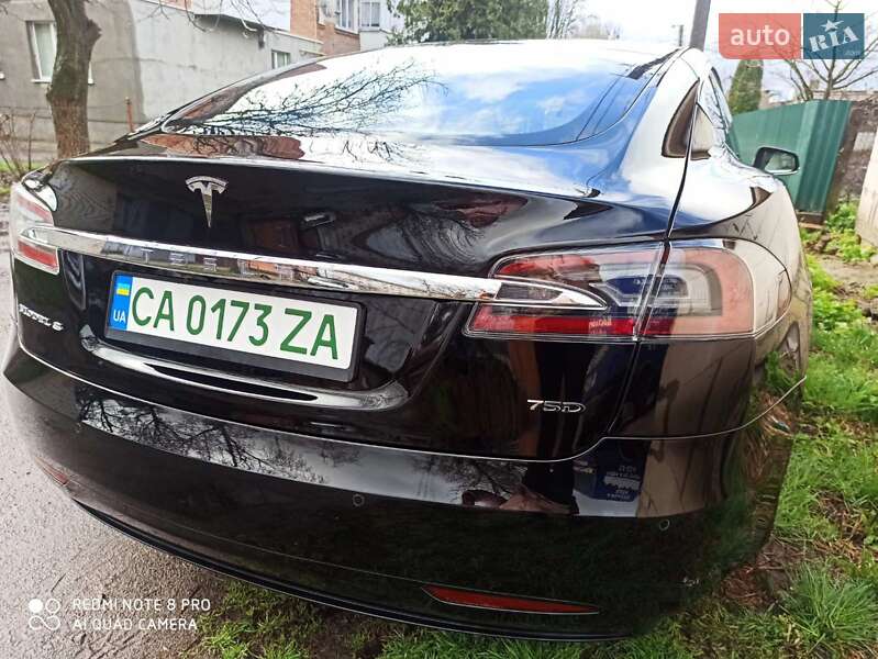 Лифтбек Tesla Model S 2017 в Умани