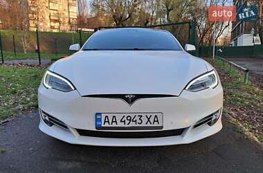 Лифтбек Tesla Model S 2018 в Киеве