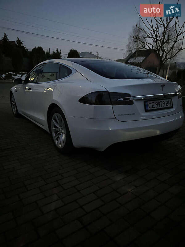 Хетчбек Tesla Model S 2017 в Чернівцях