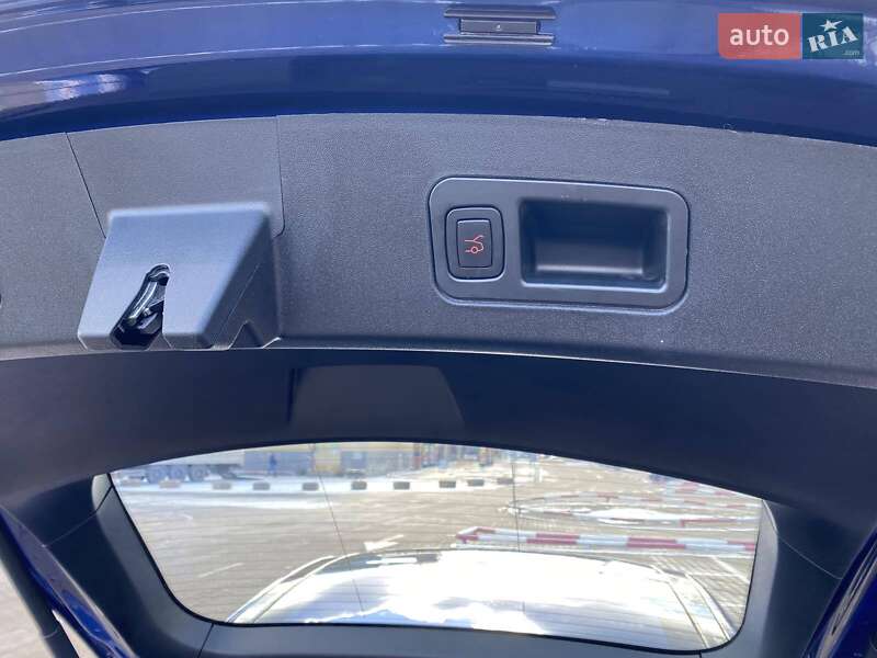 Ліфтбек Tesla Model S 2015 в Житомирі