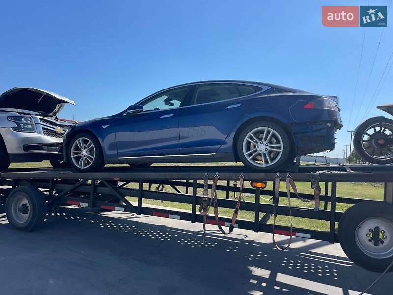 Ліфтбек Tesla Model S 2015 в Житомирі