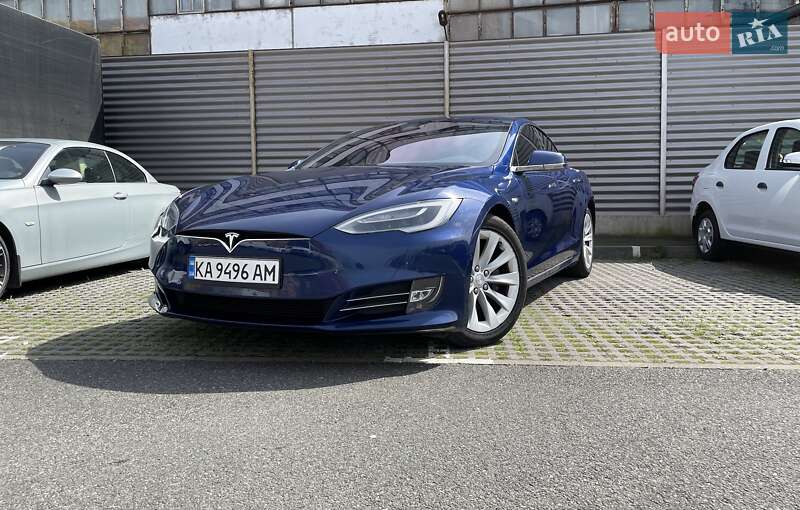Ліфтбек Tesla Model S 2016 в Києві