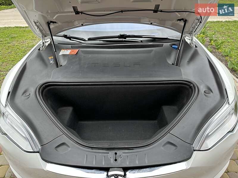 Ліфтбек Tesla Model S 2017 в Сумах