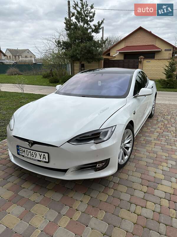 Ліфтбек Tesla Model S 2017 в Сумах