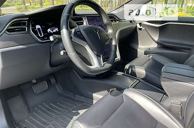 Ліфтбек Tesla Model S 2017 в 