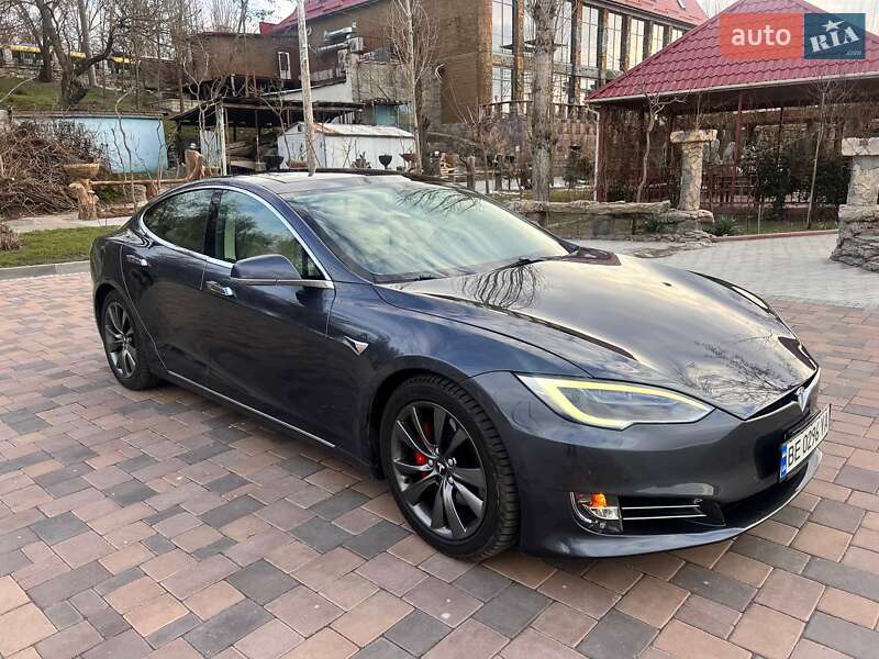 Лифтбек Tesla Model S 2016 в Николаеве