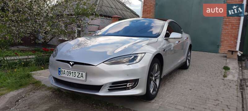 Лифтбек Tesla Model S 2014 в Кропивницком