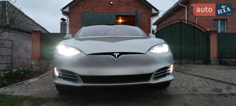 Лифтбек Tesla Model S 2014 в Кропивницком