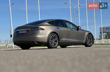 Ліфтбек Tesla Model S 2015 в Києві