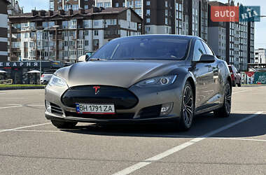 Ліфтбек Tesla Model S 2015 в Києві
