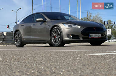 Ліфтбек Tesla Model S 2015 в Києві