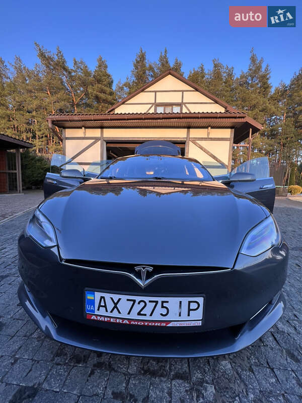 Ліфтбек Tesla Model S 2016 в Харкові