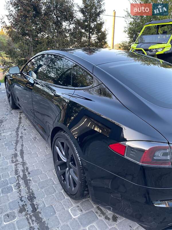 Ліфтбек Tesla Model S 2021 в Львові