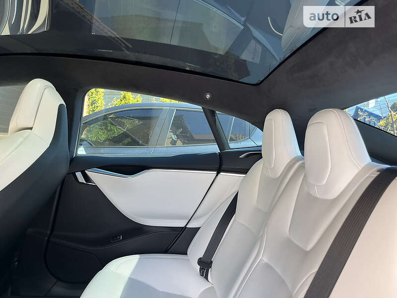 Ліфтбек Tesla Model S 2017 в Запоріжжі фото 18 Ліфтбек Tesla Model S 2017 в Запоріжжі