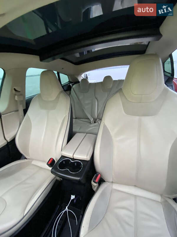 Лифтбек Tesla Model S 2012 в Днепре