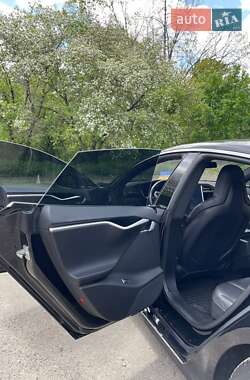 Лифтбек Tesla Model S 2015 в Черкассах