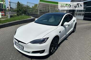 Ліфтбек Tesla Model S 2017 в Львові