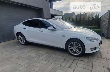 Tesla Model S 2015