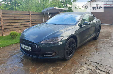 Tesla Model S 2013