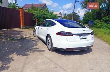 Ліфтбек Tesla Model S 2016 в Запоріжжі