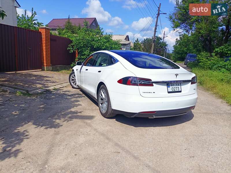 Ліфтбек Tesla Model S 2016 в Запоріжжі