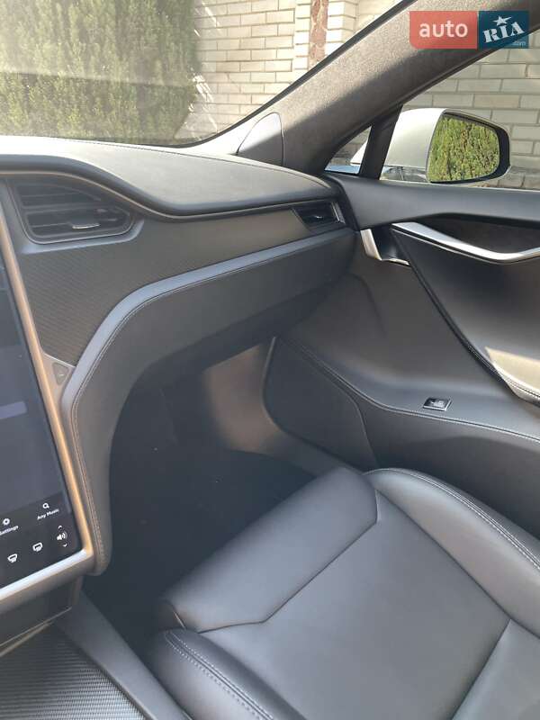 Ліфтбек Tesla Model S 2018 в Житомирі