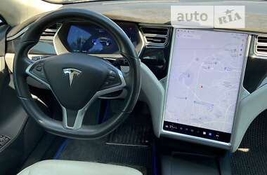 Лифтбек Tesla Model S 2015 в Киеве