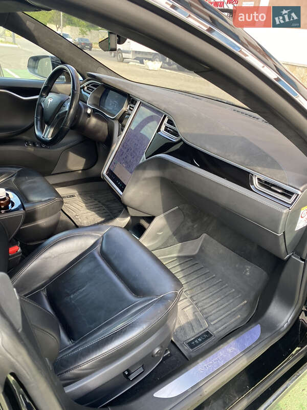 Ліфтбек Tesla Model S 2015 в Миколаєві