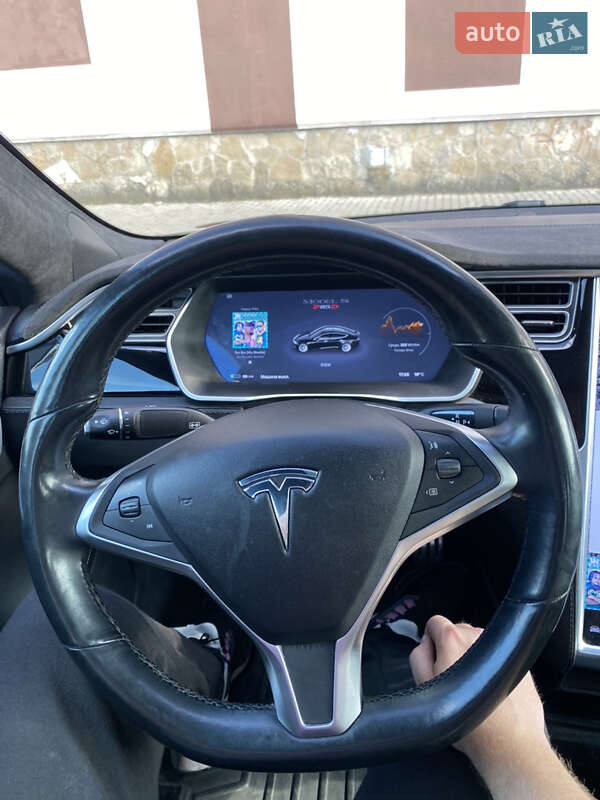 Ліфтбек Tesla Model S 2015 в Миколаєві