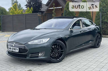 Лифтбек Tesla Model S 2014 в 