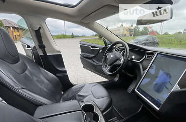 Лифтбек Tesla Model S 2014 в 