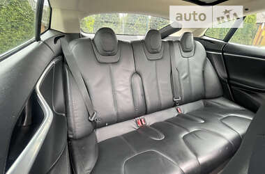 Лифтбек Tesla Model S 2014 в 