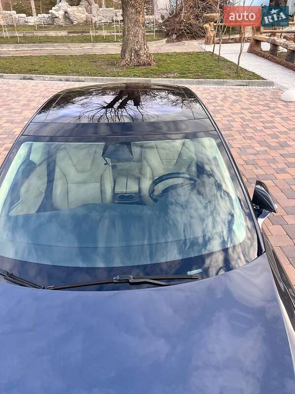 Лифтбек Tesla Model S 2016 в Николаеве