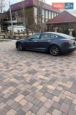 Лифтбек Tesla Model S 2016 в Николаеве