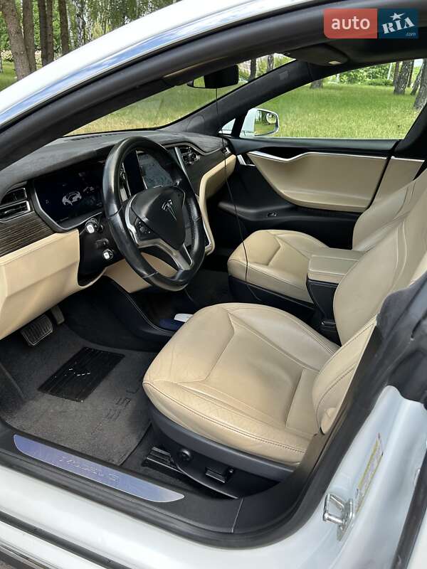 Ліфтбек Tesla Model S 2015 в Житомирі
